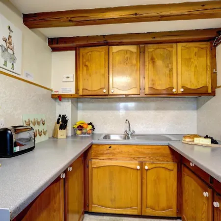 2 Bed In Oc-ds320 * Thwaite